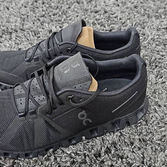 On running Cloud all black . Men's
Size 9.5
New
Box as is( original box , no - Picture 5 of 9